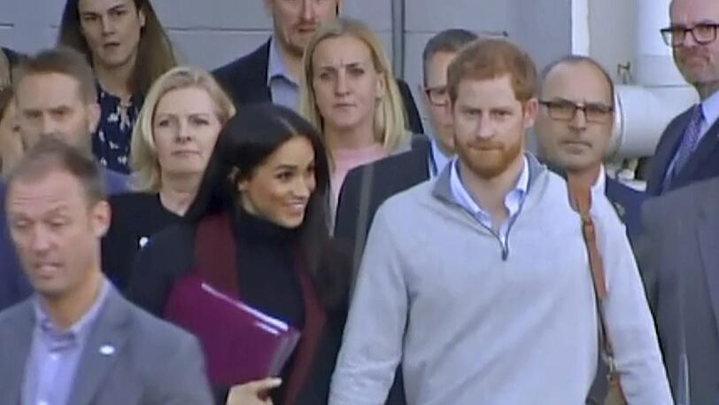 Hier wird Meghans Schwangerschaft bekannt: Prinz Harry und seine Frau landeten am Morgen in Sydney.