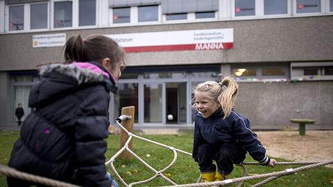 Die Regine Sixt Kinderhilfe Stiftung engagiert sich für die Schwächsten in der Gesellschaft, die am wenigsten dafür können, dass die Welt so ist, wie sie ist.