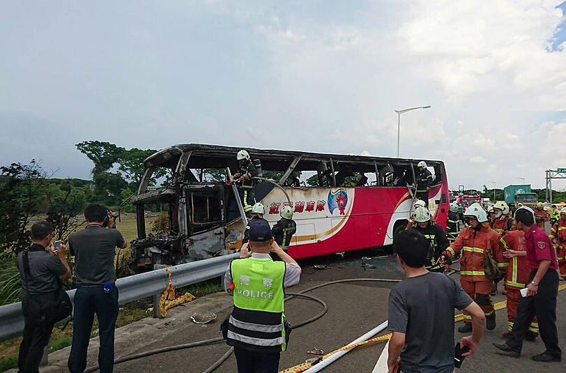 Der Bus war auf dem Weg zum Flughafen der Hauptstadt Taipeh. Foto: Taoyuan Fire Department