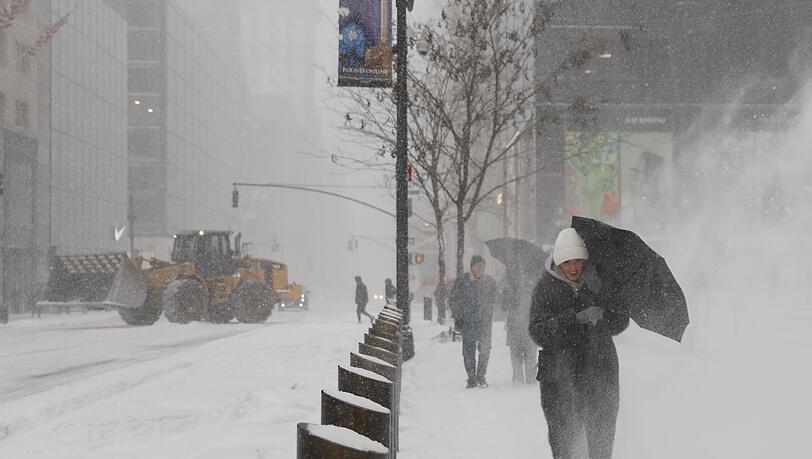 Bei extremer K&auml;lte und starken Schneef&auml;llen waren zuletzt nach Medienberichten mindestens 85 Menschen in mehreren US-Bundesstaaten ums Leben gekommen. (Archivbild)