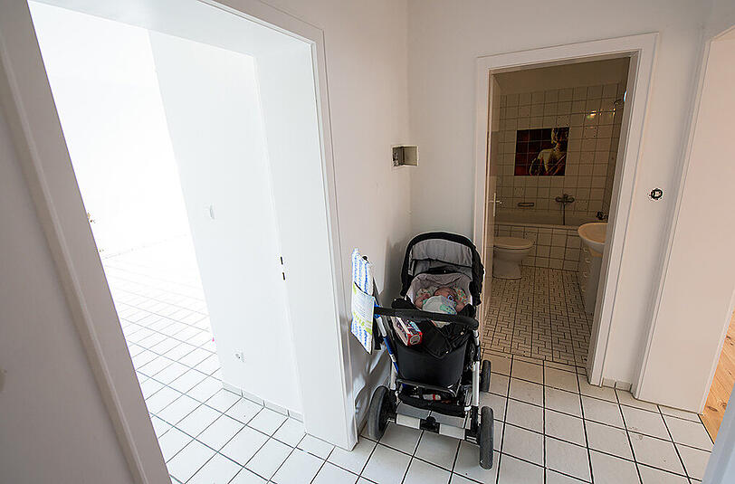 Geräumiger Flur. Auch der Kinderwagen hat Platz.