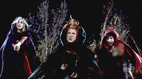 Sarah Jessica Parker (l.), Bette Midler und Kathy Najimy in "Hocus Pocus".