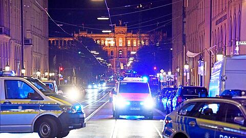 Polizei bei einem Einsatz auf der Maximilianstraße. (Archiv)