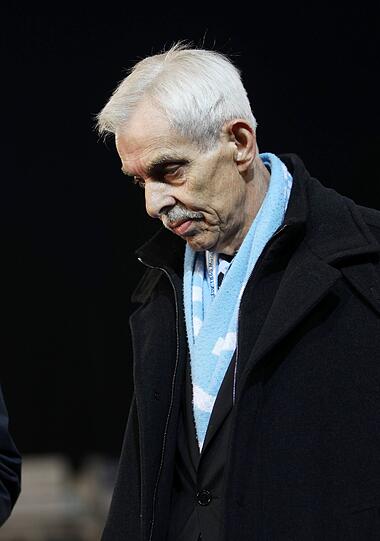 Dieter Schneider: So verfolgte der scheidende Löwen-Präsident das Spiel des TSV 1860 München in Sandhausen - bereits seine letzte Auswärtspartie als Sechzig-Boss?