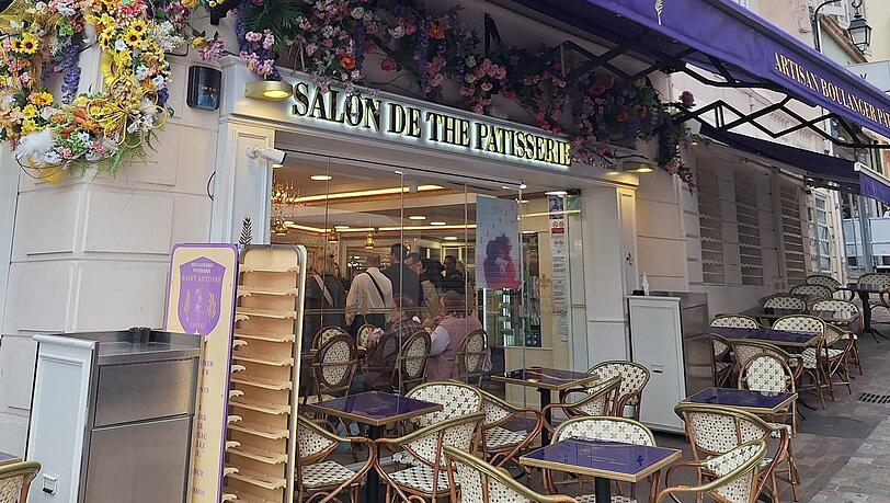 Die Patisserie St. Antoine beim Hotel de Ville, dem Rathaus Die Patisserie St. Antoine beim Hotel de Ville, dem Rathaus