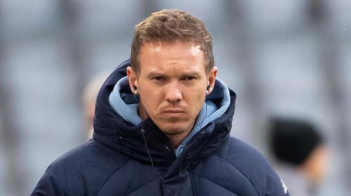 Münchens Trainer Julian Nagelsmann kommt vor dem Spiel in das Stadion.