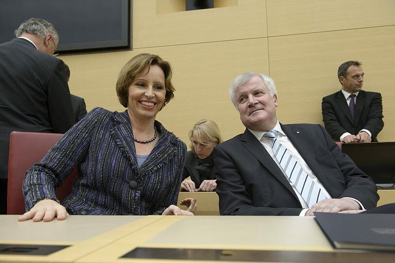 Horst Seehofer kann sich trotz der Modellbau-Affäre eine neue politische Zukunft für Christine Haderthauer vorstellen.