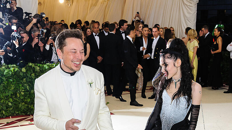 Elon Musk und Grimes beweisen bei der Namenswahl ihres Sohnes Humor