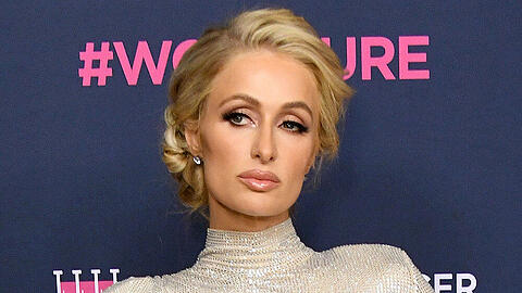 Paris Hilton packt erstmals über ihre Vergangenheit aus.