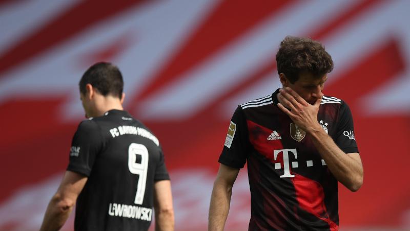 Null Punkte statt den Titel: Für Torjäger Robert Lewandowski (l) und Thomas Müller gab es beim Bayern-Gastspiel in Mainz nichts zu holen.