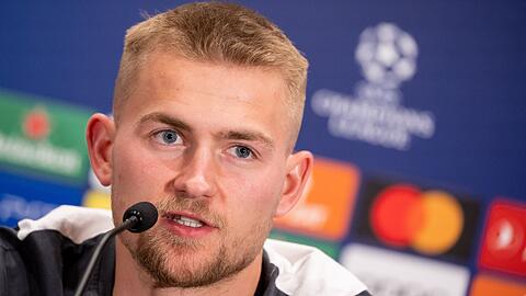 Matthijs de Ligt spricht.