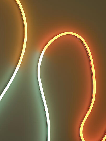 Dieser OSRAM SMART+ WiFi NEON FLEX MAGIC RGB TW LED-Streifen (3M) könnte auch bald Ihre Wände schmücken. Dieser OSRAM SMART+ WiFi NEON FLEX MAGIC RGB TW LED-Streifen (3M) könnte auch bald Ihre Wände schmücken.