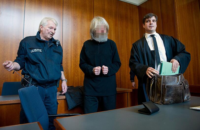 Die Staatsanwaltschaft wirft dem Mediziner sexuellen Missbrauch in 21 Fällen vor.