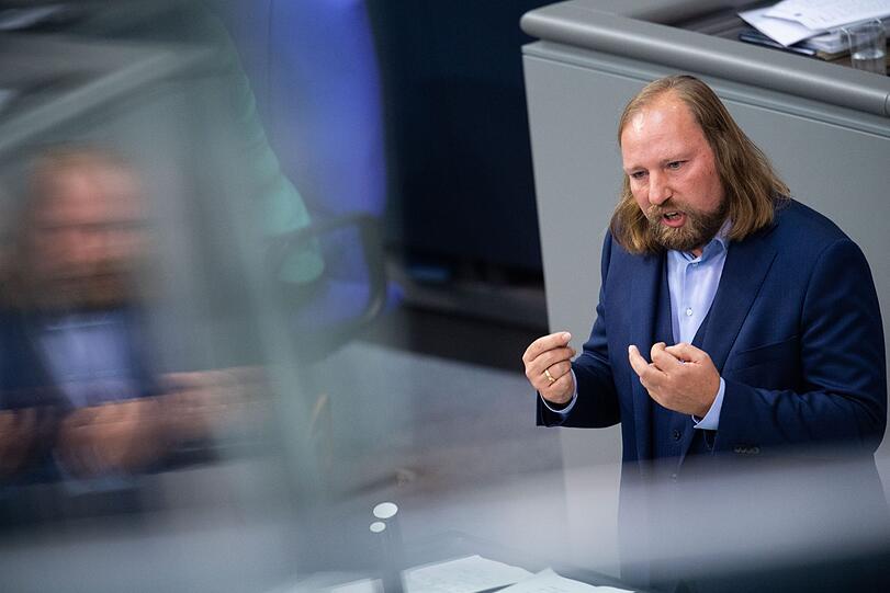 Ein Bayer in Berlin: Anton Hofreiter (Grüne) am Rednerpult im Bundestag.