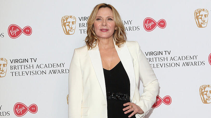 Kim Cattrall (63) machte als Sexbombe Samantha Jones New York unsicher und bewies auch als PR-Beraterin stets ein gutes Händchen. Um die Schauspielerin ist es seit dem Ende der Serie ruhiger geworden. Für mächtig Wirbel sorgte die 63-Jährige Ende 2017 und Anfang 2018, als sie einen dritten "SatC"-Film kategorisch ausschloss und öffentlich gegen Sarah Jessica Parker stänkerte. Sie bezeichnete ihren ehemaligen Co-Star gar als "grausam" und betonte, sie seien nie Freundinnen gewesen! Aktuell spielt sie in der Serie "Modus" mit.