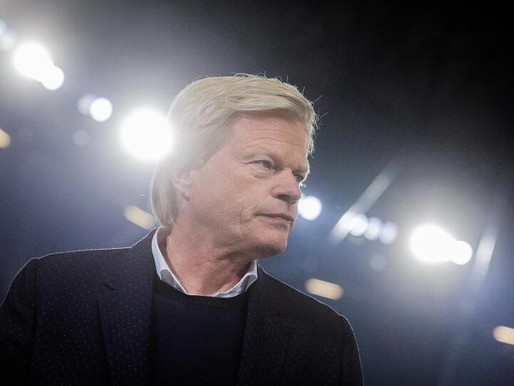 Oliver Kahn, Vorstandsmitglied des FC Bayern München, vor einem Spiel. Foto: Rolf Vennenbernd/dpa/Archiv