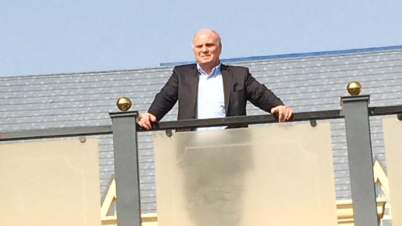 Hoeneß war wegen eines Sponsoren-Events in Doha.