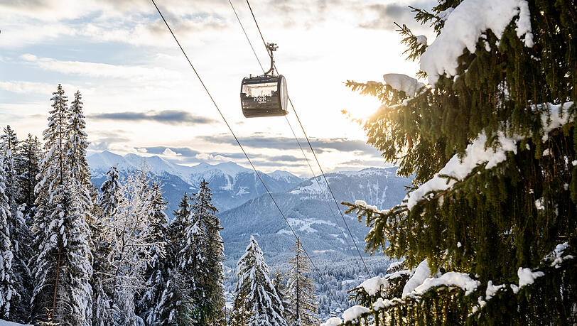 Die Gondeln fahren nach Bedarf: der «FlemX» im Schweizer Skigebiet Flims Laa nutzt die Ropetaxi-Technologie.