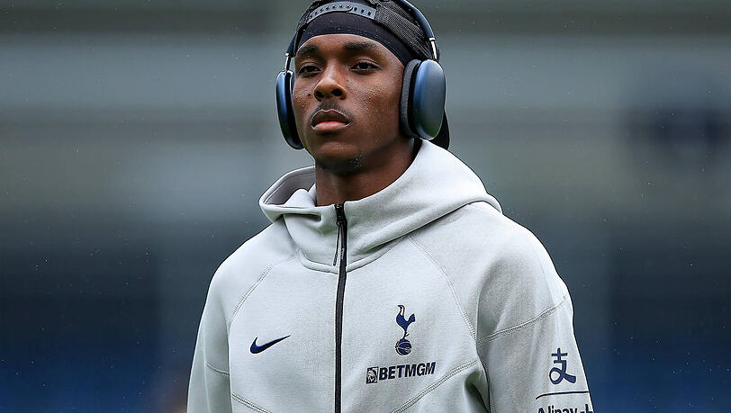 Mathys Tel wechselte im Sommer nach halbjähriger Leihe fest zu Tottenham Hotspur.