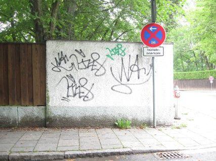 Beschmierte Wände in Pullach.