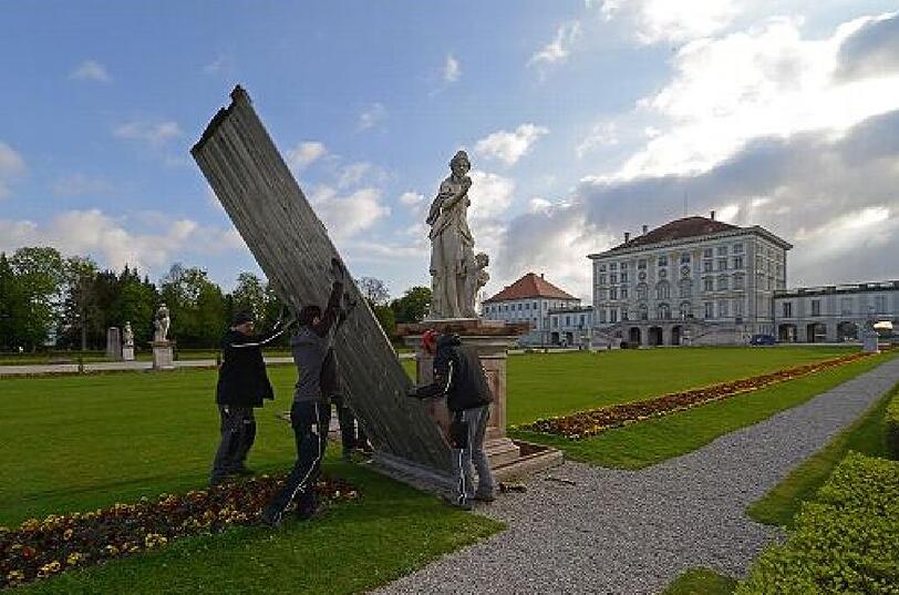 Aufräumen für den Frühling - die Götter werden befreit.