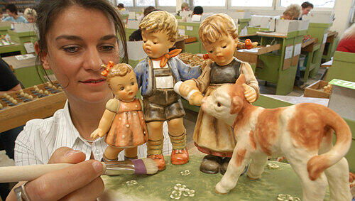In aller Welt beliebt: Hummel-Figuren aus Rödental. In aller Welt beliebt: Hummel-Figuren aus Rödental.