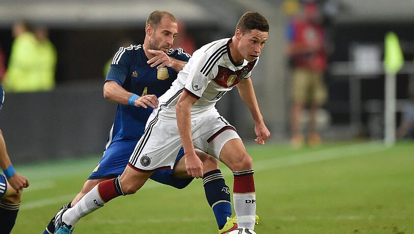 Nach grippalem Infekt wieder beim DFB-Team dabei: Julian Draxler. Nach grippalem Infekt wieder beim DFB-Team dabei: Julian Draxler.