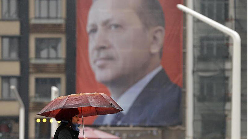 Ein riesiges Poster des türkischen Präsidenten Erdogan auf dem Taksim-Platz in Istanbul.