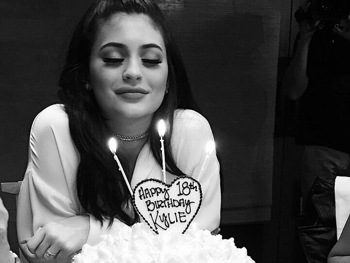 Kylie Jenner wird nicht nur an ihrem 18. Geburtstag gefeiert, sondern auch schon Tage davor