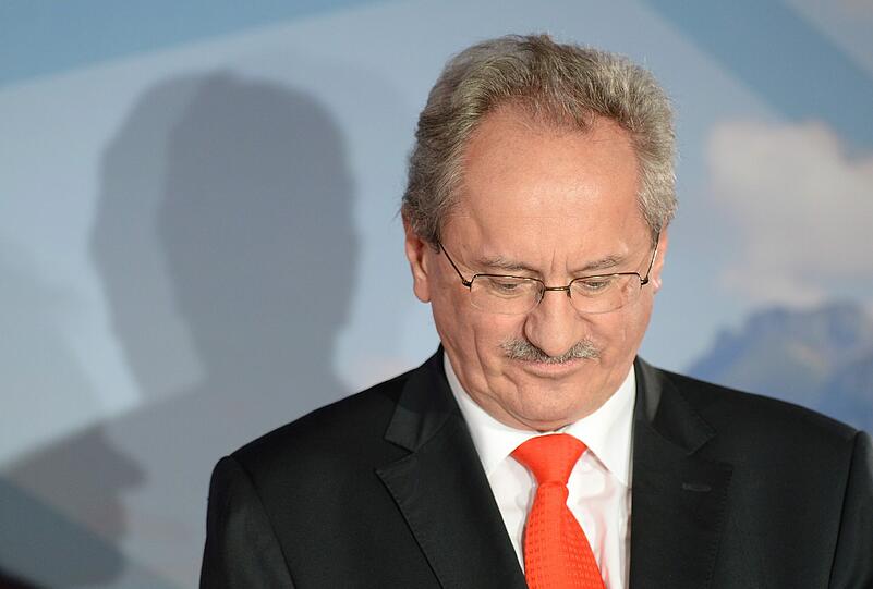 Christian Ude (SPD) hat den Regierungswechsel in Bayern nicht geschafft.Dennoch bezeichnete Ude das Ergebnis seiner Partei als "Trendwende"...