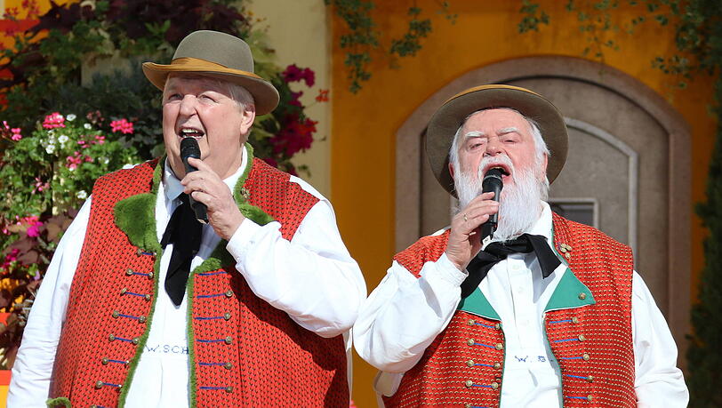 Wilfried Gliem (r.) und Wolfgang Schwalm beendeten im vergangenen Jahr ihre Zusammenarbeit als Wildecker Herzbuben.