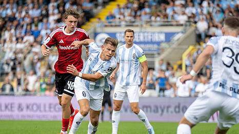 Tat sich gegen den 1. FC N&uuml;rnberg schwer: Florian Niederlechner.