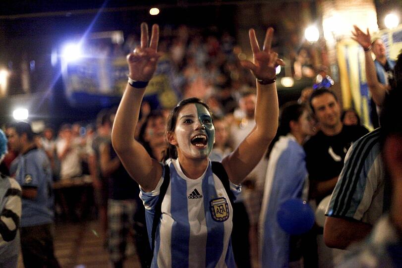 Die Holland-Fans weinen, die Argentinier feiern: Die Fan-Bilder vom WM-Halbfinale