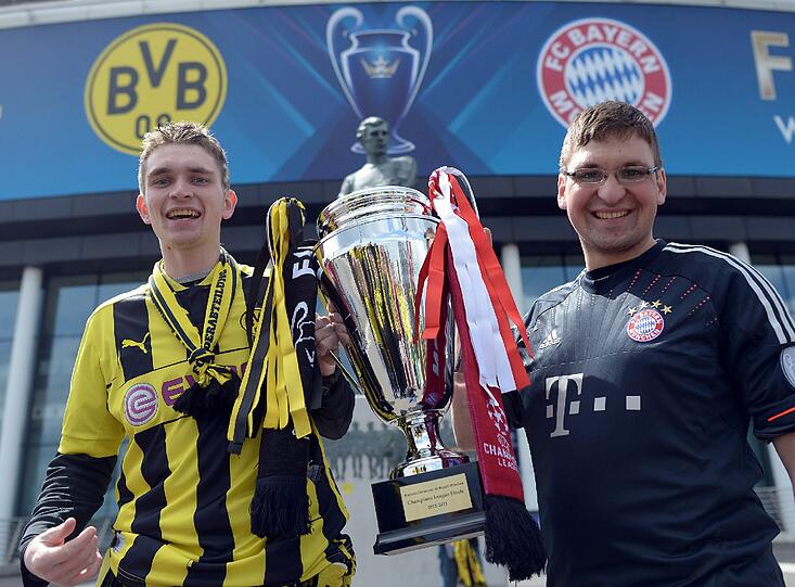 Warten auf den neuen "Klassiker": Bayern gegen Dortmund. Ein Spiel das ganz London elektrisiert. Die Bilder vor dem großen Finale.