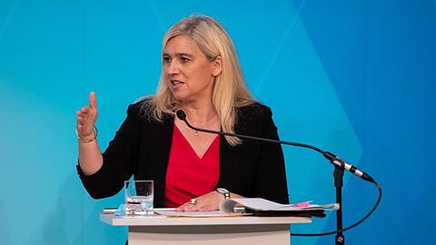 Melanie Huml (CSU), Gesundheitsministerin von Bayern, spricht zur Presse. Foto: Sven Hoppe/dpa
