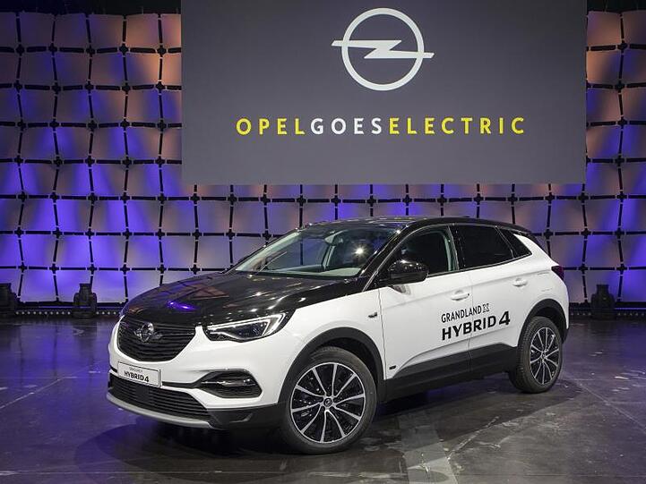 Der Grandland SUV, dessen Produktion schrittweise vom französischen Sochaux nach Thüringen verlagert werde, soll demnächst auf dem russischen Markt verkauft werden.
