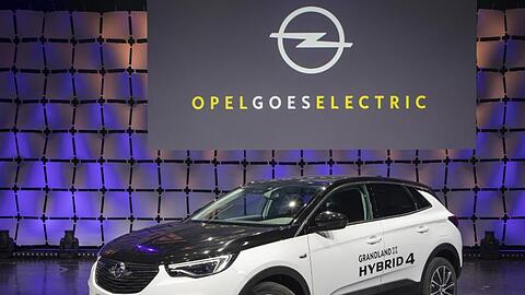 Der Grandland SUV, dessen Produktion schrittweise vom französischen Sochaux nach Thüringen verlagert werde, soll demnächst auf dem russischen Markt verkauft werden.