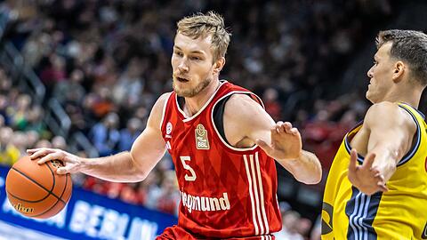 Ex-Nationalspieler Niels Giffey verlängert seinen Vertrag beim FC Bayern.