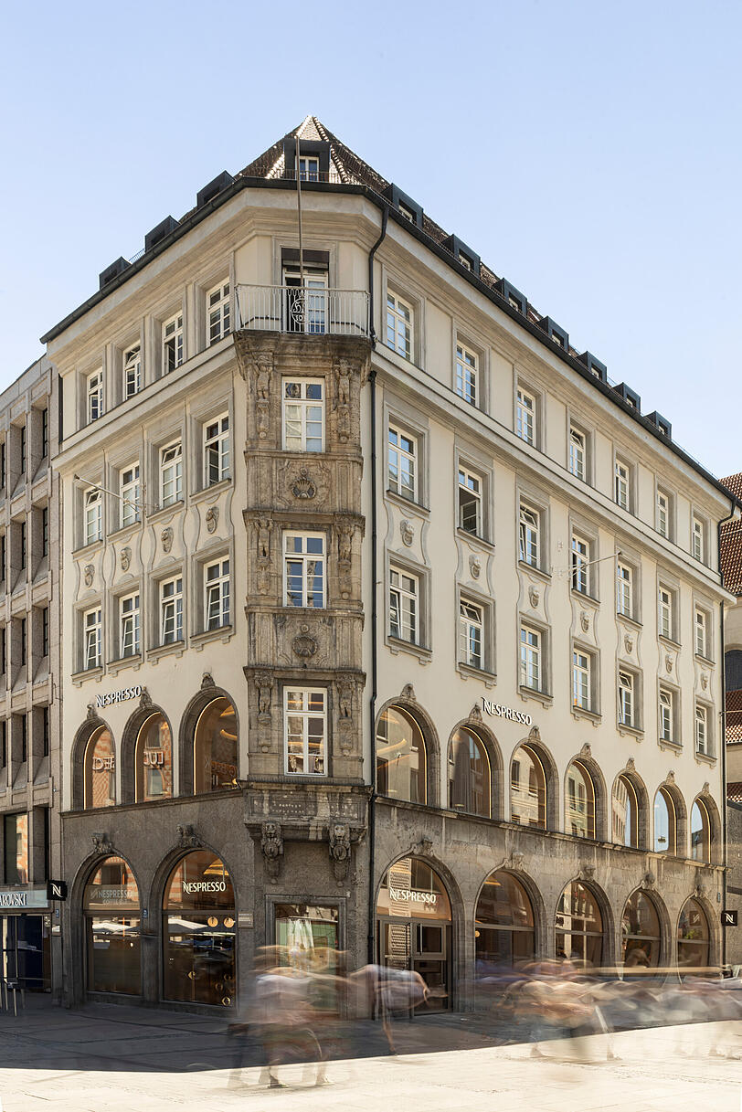 Das Nespresso House zieht in historische Deutsche-Bank-Filiale am Marienplatz ein