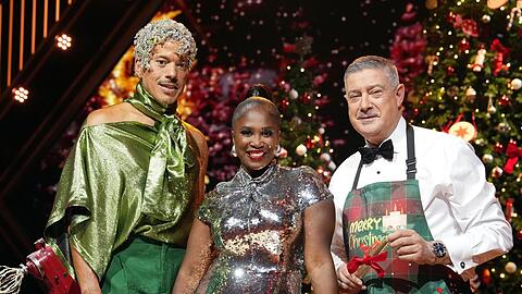 "Let's Dance - Die gro&szlig;e Weihnachtsshow": Die Jury mit Jorge Gonz&aacute;lez (l.), Motsi Mabuse und Joachim Llambi.