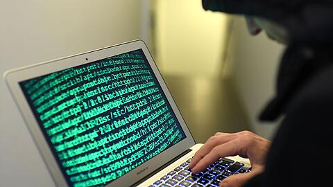 In einer Zeit, in der online viele sensible Daten verfügbar sind - ob von Privatpersonen oder Staaten, ist das Aufrechterhalten der Sicherheit umso wichtiger.