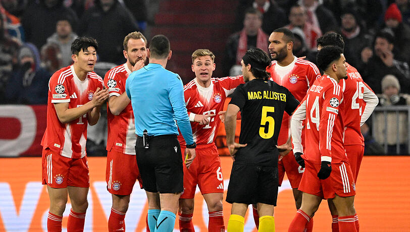 Da half alles Betteln nix! Min-jae Kim musste das Feld Mitte der zweiten H&auml;lfte r&auml;umen.