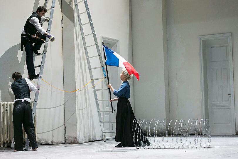 "Rückkehr in die Wüste" im Residenztheater.