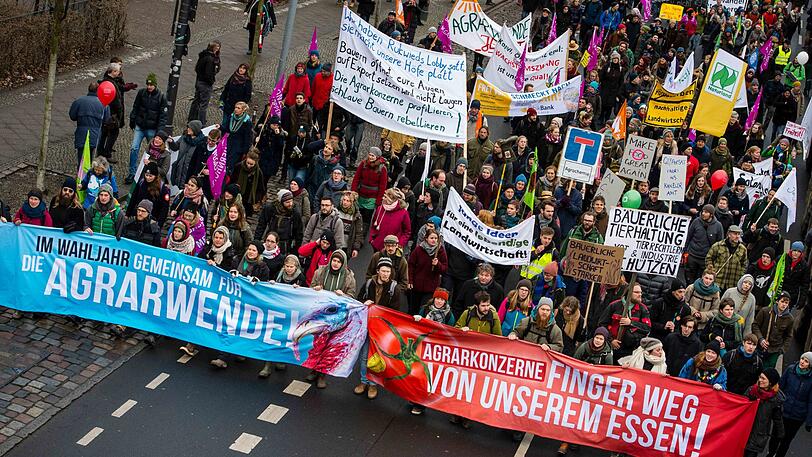 "Agrarwende" fordern die Demonstranten Ende Januar 2017 in Berlin. Jetzt steht die nächste Demo an &ndash; und viele Münchner fahren hin.