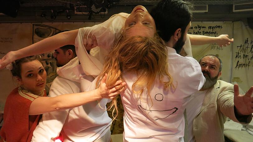 "Orfeo" als transkulturelle Oper im Hofspielhaus.