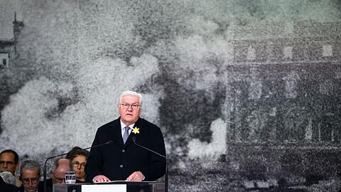 "Ich stehe heute vor Ihnen und bitte um Vergebung für die Verbrechen, die Deutsche hier begangen haben": Bundespräsident Frank-Walter Steinmeier in Warschau.