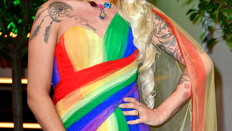 Dragqueen Katy Bähm ist für die Freundschaft mit Heidi Klum sehr dankbar. 2019 nahm sie an ihrer Drag-Show teil. Dragqueen Katy Bähm ist für die Freundschaft mit Heidi Klum sehr dankbar. 2019 nahm sie an ihrer Drag-Show teil.