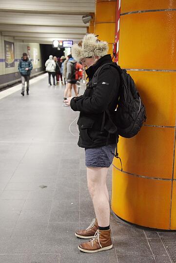 So macht U-Bahn fahren Spaß. Die Bilder vom Unterhosen-Flashmob in München.