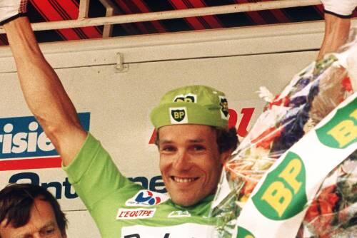 Der Radprofi Dietrich Thurau bejubelt seinen Etappensieg bei der Tour de France.