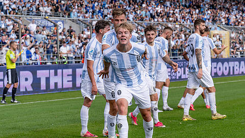 Der TSV 1860 gewinnt gegen die SpVgg Ansbach mit 4:0.